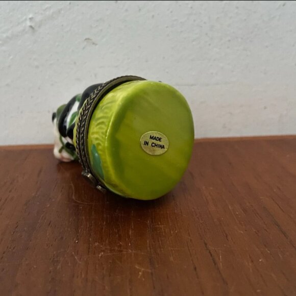 Vintage Panda Bear Eating Bamboo Hinged Porcelain Lidded Trinket Box With Lid - Picture 6 of 6